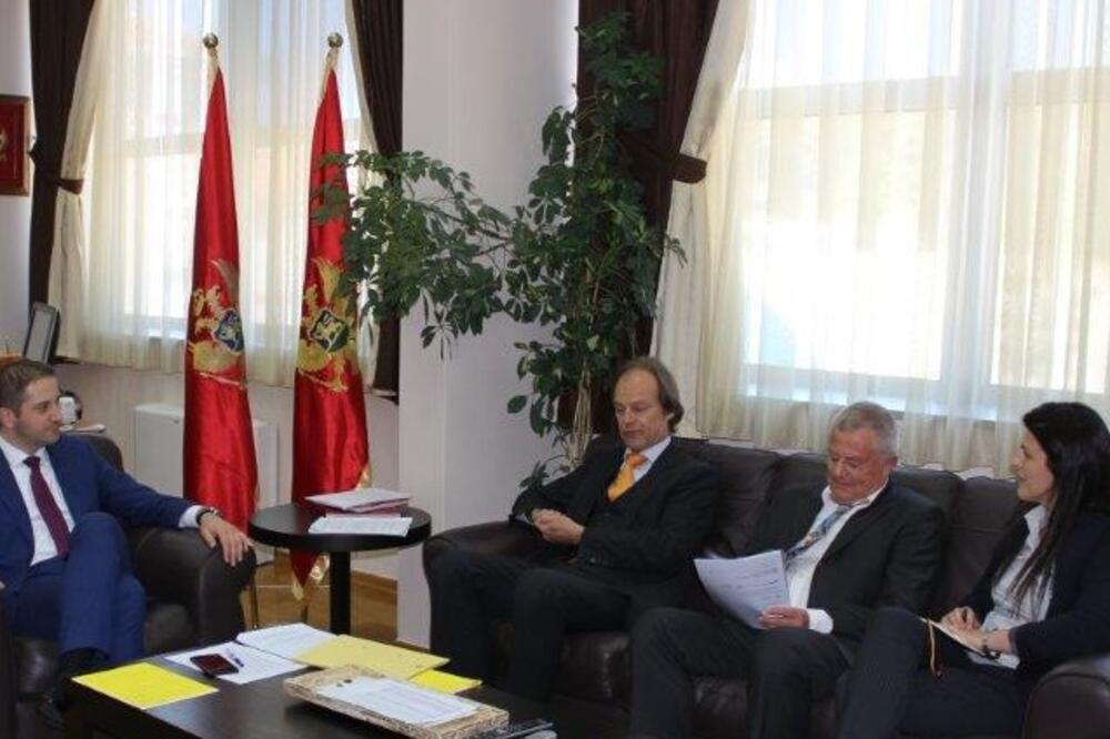 Damir Šehović, Hans Ginter Matern, Foto: Ministarstvo prosvjete