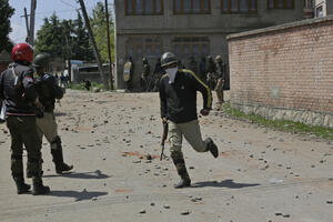 Policija u Kašmiru pucala na demonstrante, najmanje šestoro mrtvih