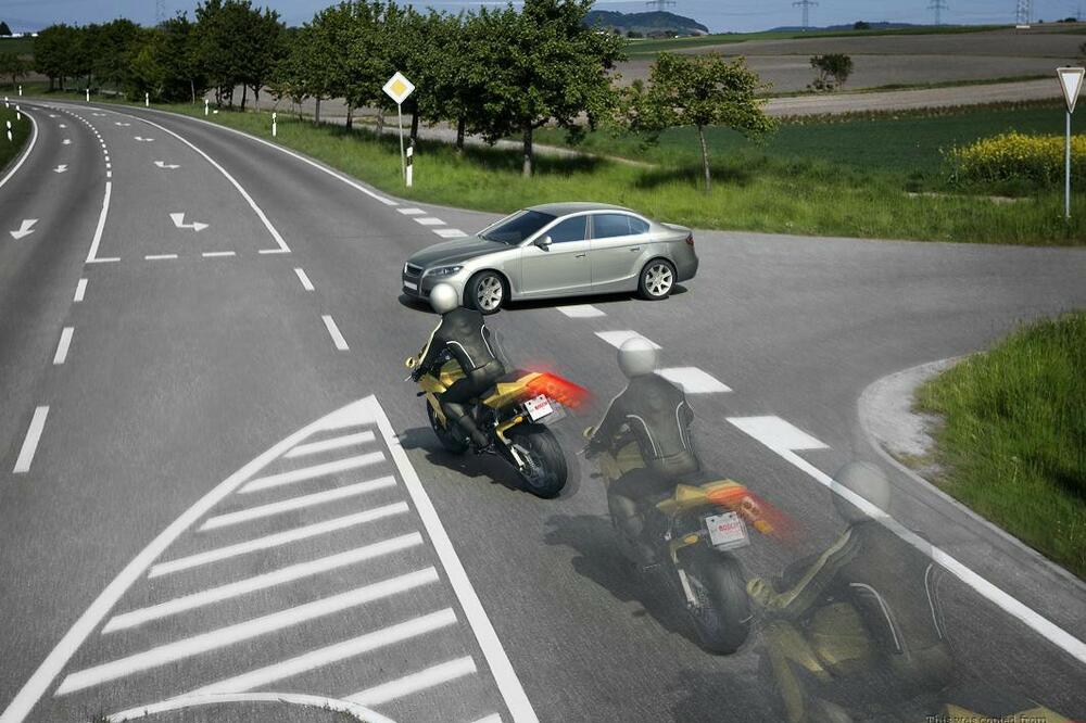 Za volanom, motocikl, Foto: Saša Marković