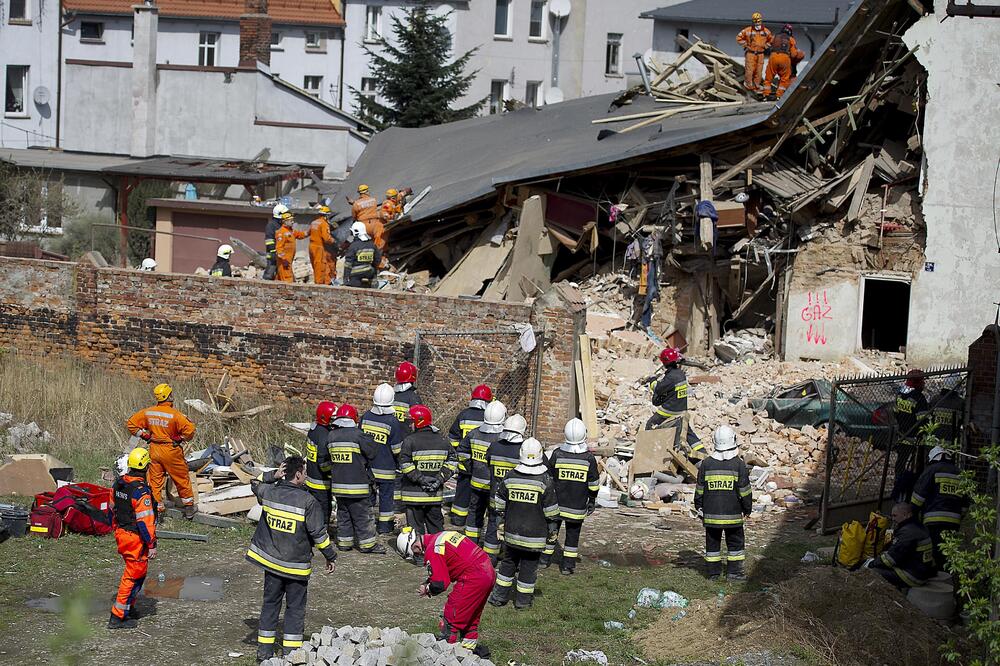 Poljska, srušena zgrada, Foto: Beta-AP