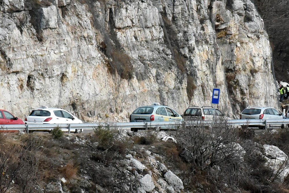Radovi na putu Podgorica-Cetinje, Foto: Boris Pejović
