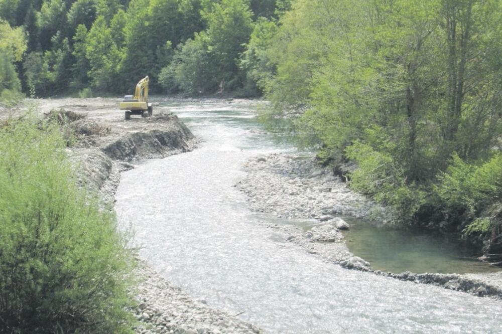 Transpetrol, šljunak Tara, Foto: Dragana Šćepanović