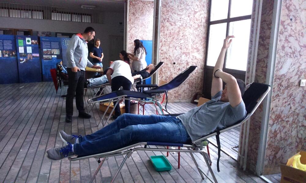 Dobrovoljno davanje krvi, Nikšić, studenti