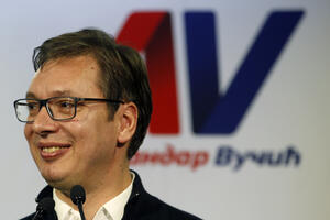 Figaro: Vučić ubjedljiv za inostranstvo, mračan u zemlji