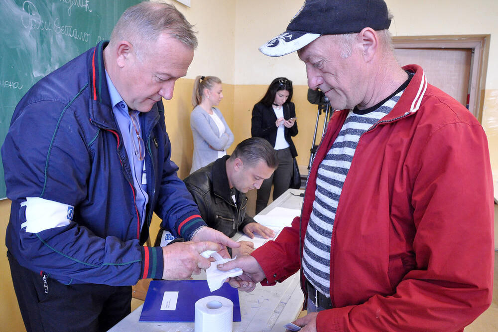 Izbori, glasanje, Kosovo, Foto: Beta