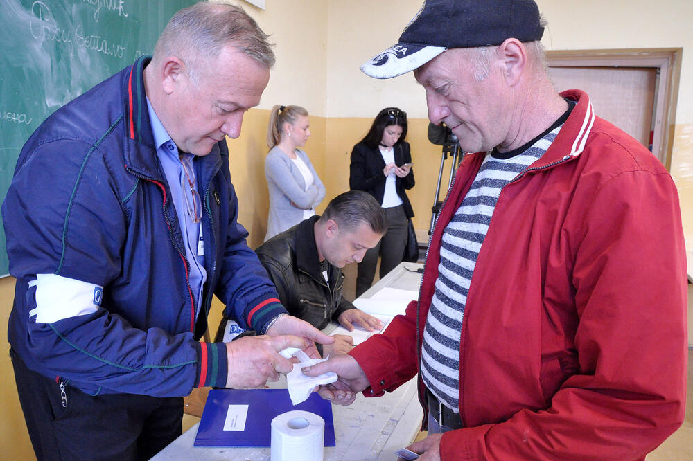 Izbori, glasanje, Kosovo, Foto: Beta