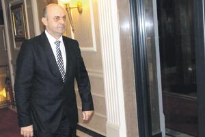 Cungu poslijao obećanja, žanju se dugovi