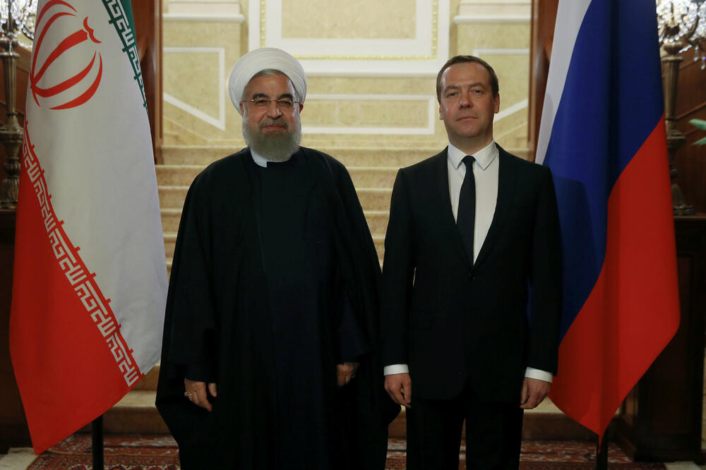 Hasan Rohani Dmitrij Medvedev, Foto: Reuters