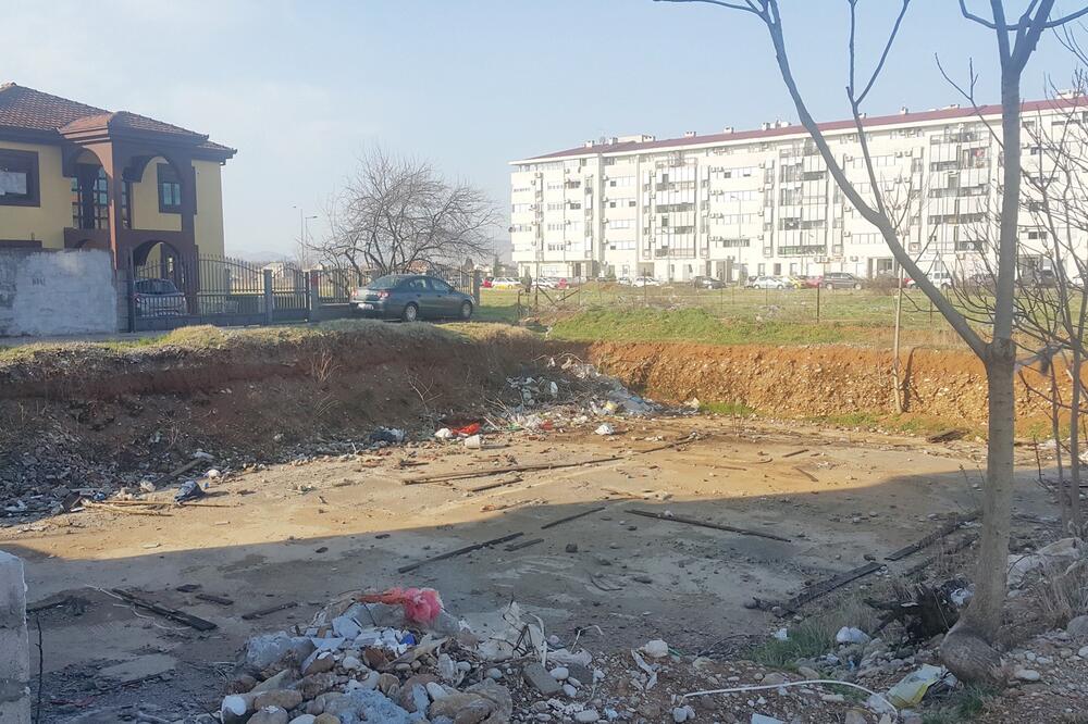 neobezbijeđena rupa u naselju, Foto: PzP