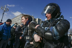 EU pozvala Rusiju da oslobodi uhapšene demonstrante