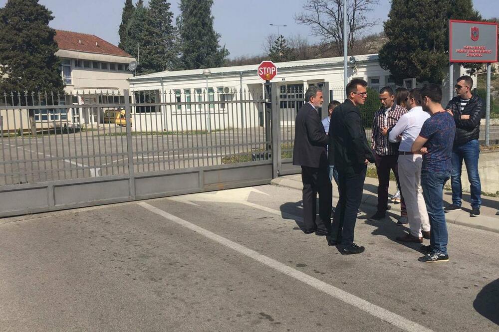 Demos danilovgradska kasarna, Foto: Demos