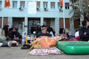 DPS: Okupljanje grupe žena se pretvorilo u farsu