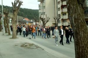 Majke ponovo blokirale put u Pljevljima, pola sata bez saobraćaja