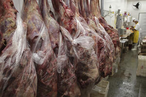 Kina, EU i Čile zabranili uvoz brazilskog mesa