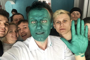 Navaljni poliven po licu zelenom tečnošću: "Kao da sam iz filma...