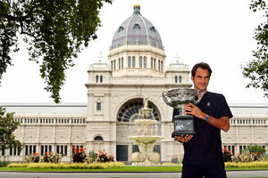Svih Federerovih 90 pehara na jednoj slici