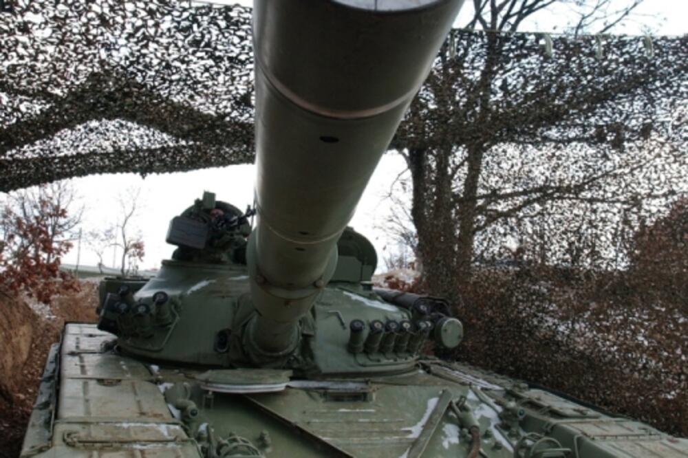 Tenk, vojska, Foto: Shutterstock