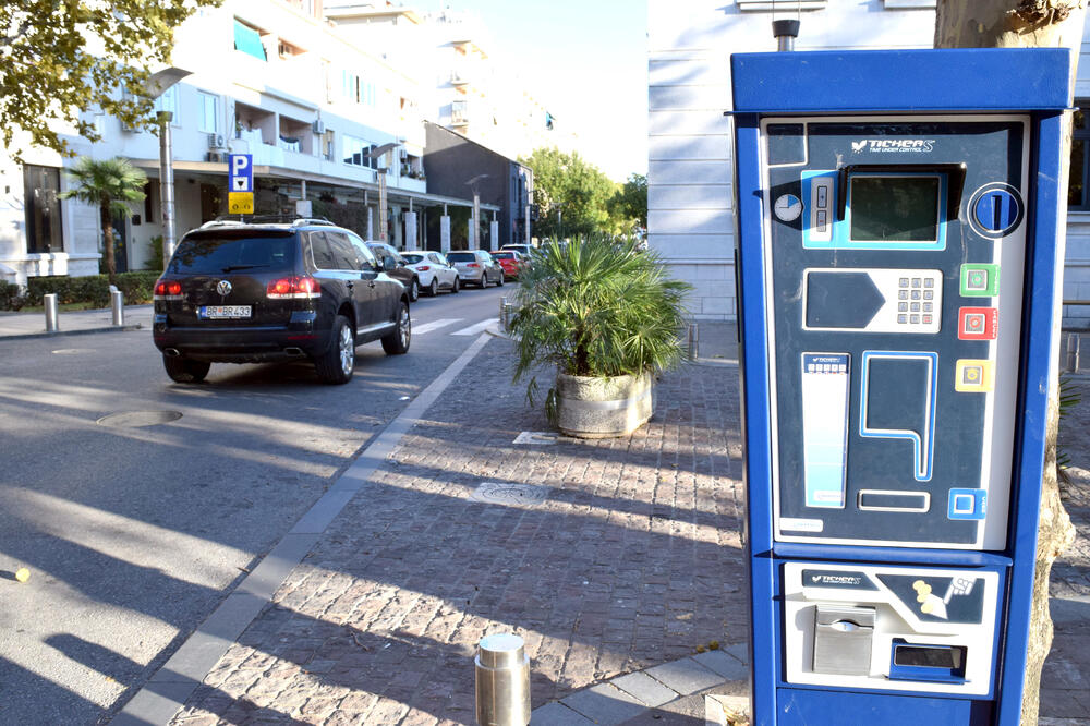 Automat za naplatu parkinga, Foto: Zoran Đurić