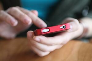 Tinejdžeri drogu zamijenili pametnim telefonima