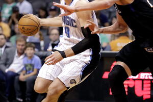 Dabl-dabl Vučevića u pobjedi Orlanda, rješava probleme i van terena