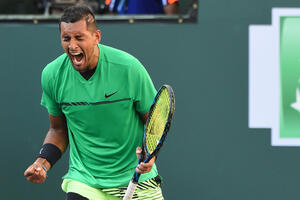 Bacio peškir: Zbog stomačnih problema, Kirjos predao meč Federeru