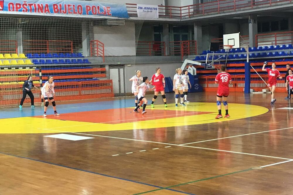 Crnogorska ženska juniorska rukometna reprezentacija, Foto: RSCG