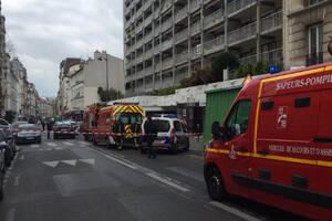 Pariz: Muškarac prerezao vrat ocu i bratu