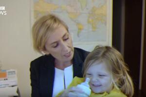 Pogledajte kako bi se mama snašla na mjestu "BBC tate"