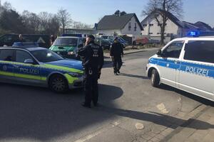 Okončana talačka kriza u Duizburgu: Napadač pobjegao, uhapšene...