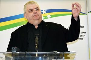 Čanak: Država da se izbori sa huliganima i kriminalcima