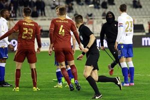 Chaos at Poljud - a masked fan chased the referee with a bat