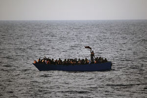 Turska obalska straža zaustavila 48 migranata koji su pokušali da...