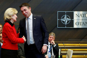 Makedonija potpisala Protokol o pristupanju NATO-u, čestitke iz...
