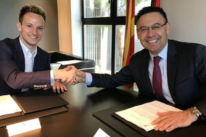 Rakitić potpisao novi ugovor sa Barsom