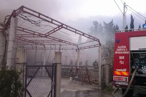 Požar u Bjelišima: Vatra buknula u staroj kući sa otpadom