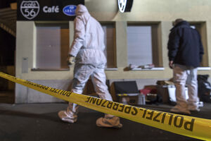 Bazel: Dva muškarca upala u kafić i pucala na goste, poginule...