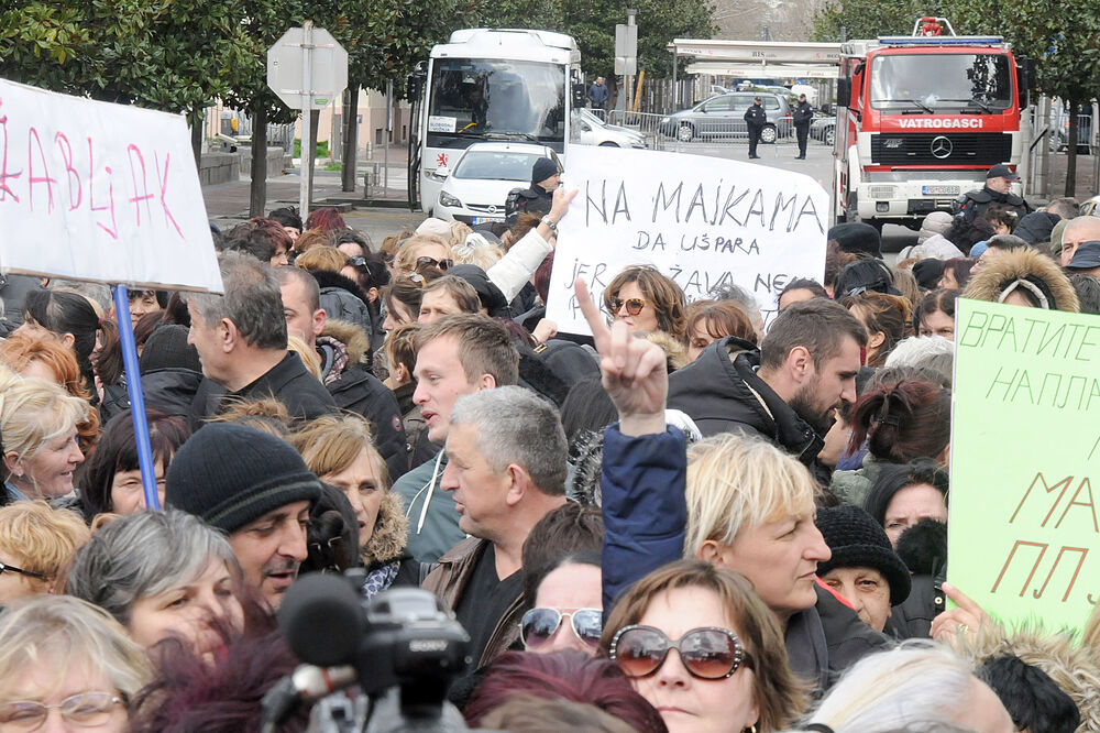 majke protest Skupština, Foto: Zoran Đurić