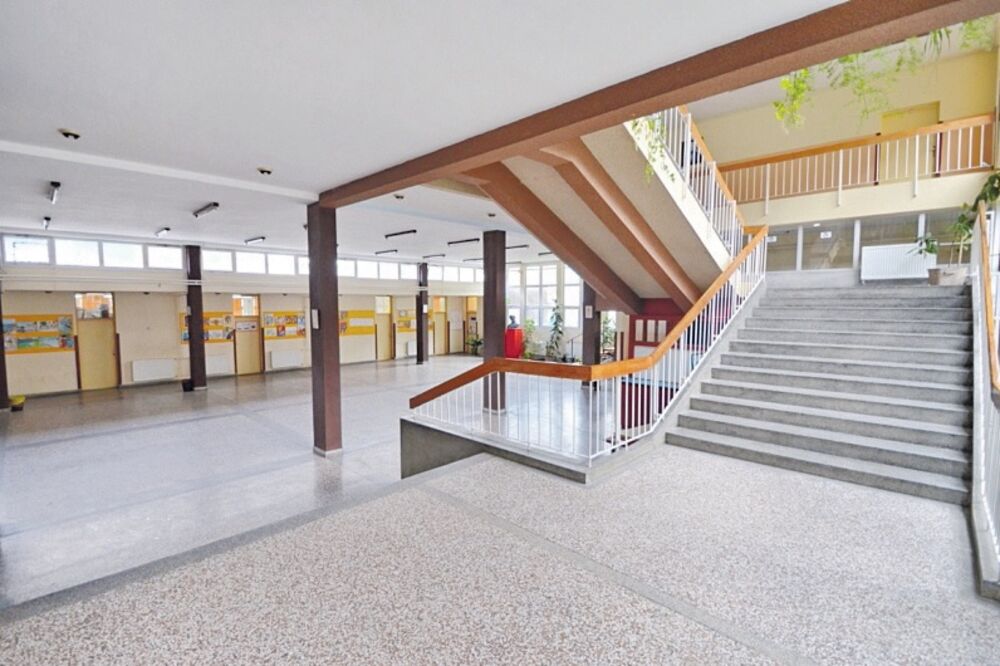 OŠ Njegoš Kotor, Foto: Osnjegos.me