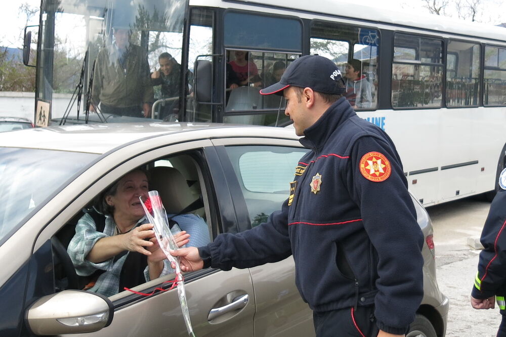 Policajci, Foto: Siniša Luković
