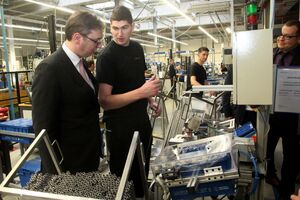 Vučić se vozi, a građani plaćaju