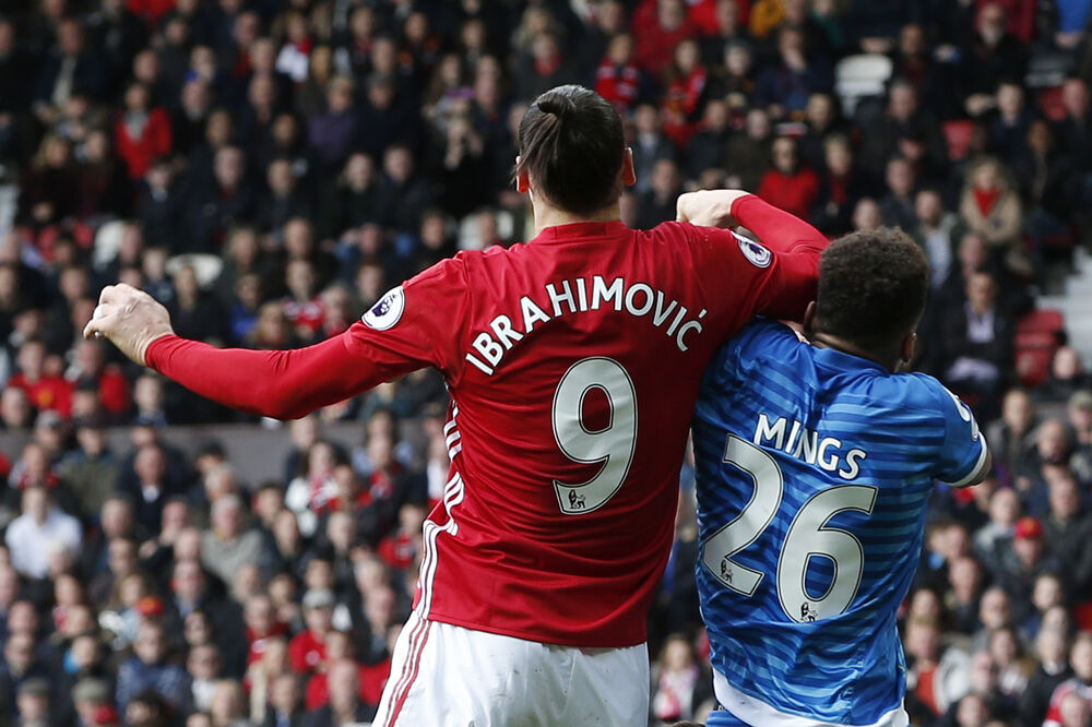 Zlatan Ibrahimović i Tajron Mings, Foto: Reuters