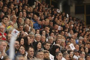 Bez milion eura je daleko fotelja predsjednika Srbije