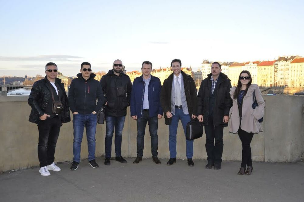 Referendumski karavan, Prag, Foto: Miloš Karadaglić