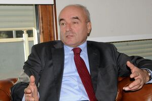 Vujović tvrdi da nije radio za OTL, Dinkić glavna veza na tenderu...