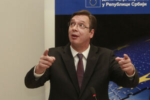 SNS: Kandidaturu Vučića već podržalo 40.000 građana