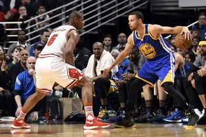 Kari i Tompson se ispromašivali, GS izgubio drugi meč zaredom