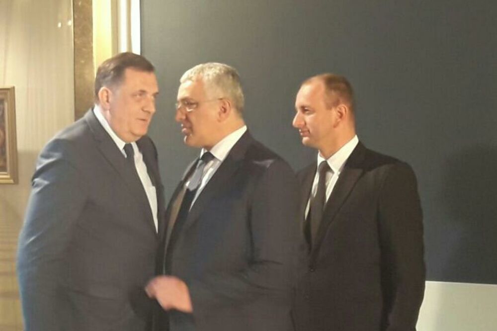 Milorad Dodik, Andrija Mandić, Milan Knežević, Foto: Demokratski front