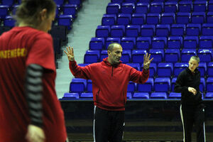 Adžić saopštio spisak za EHF nedjelju