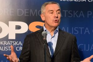 Đukanović: Žalosno je što su SDP i URA danas na strani izdajnika