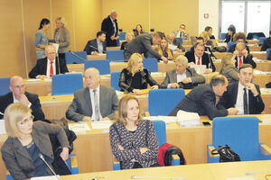 Službenicima će biti niže plate